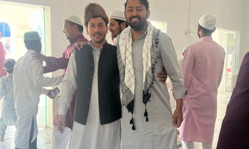 परंपरागत तरीके व हर्षौल्लास से मनी ईदगले मिलकर एक दूसरे को दी मुबारकबाद