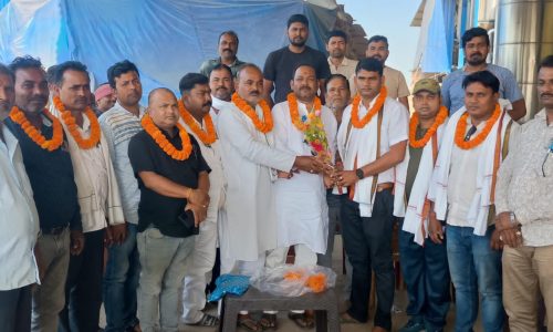 कदवा प्रखंड जदयू की विशेष बैठक आयोजित ।                                             बैठक में दर्जनों लोगों ने जदयू की सदस्यता ग्रहण