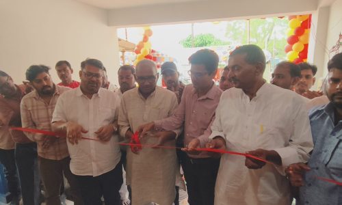 बच्चा हॉस्पिटल का उद्घाटन में पहुंचे पूर्व सांसद
