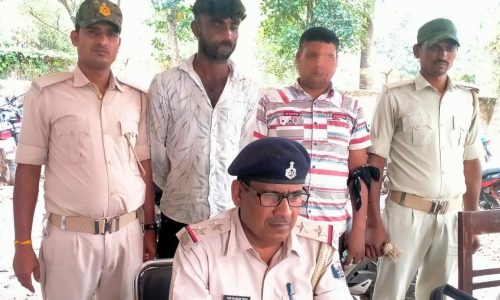 गुप्त सूचना पर दो शराब तस्कर गिरफ्तार, 27.04 लीटर विदेशी शराब और दो बाइक जब्त।