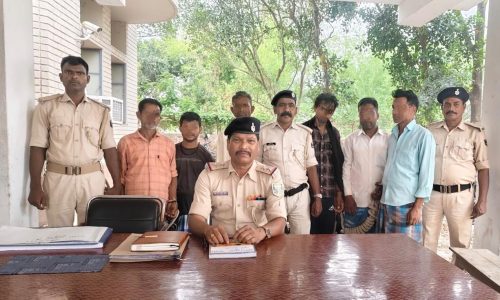 मनिहारी पुलिस की बड़ी कार्रवाई: हत्या के प्रयास व NBW वारंटी समेत छह अभियुक्त गिरफ्तार