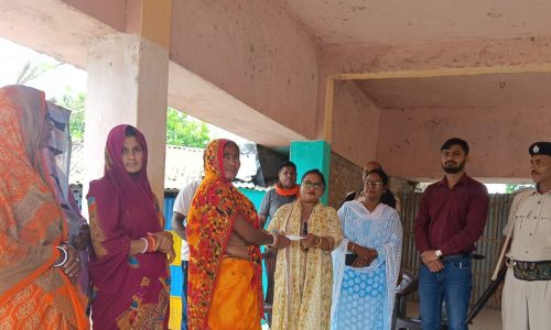 आयोजन को लेकर आमंत्रण पत्र वितरण कर, कर रहे जागरूक