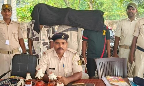 हत्या, शराब तस्करी और एनबीडब्ल्यू वारंटी के तीन अभियुक्त गिरफ्तार, मनिहारी पुलिस की बड़ी कार्रवाई