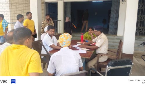 मनिहारी में शस्त्र सत्यापन अभियान जारी, अब तक 36 का हुआ भौतिक सत्यापन।