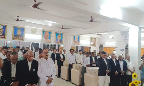 दो अधिवक्ता का निधन से अधिवक्ताओं में शोक, एडीजे आशुतोष कुमार राय की अध्यक्षता में शोक सभा का आयोजन।