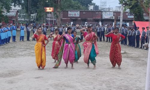 रेलवे मैदान में चतुर्थ जिला रैली का भव्य शुभारंभ।स्काउट-गाइड्स दिखा रहे हैं अपनी प्रतिभा।