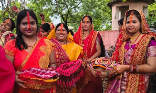 वट सावित्री व्रत परंपरा, आस्था और नारी शक्ति का उत्सव बना मनिहारी में