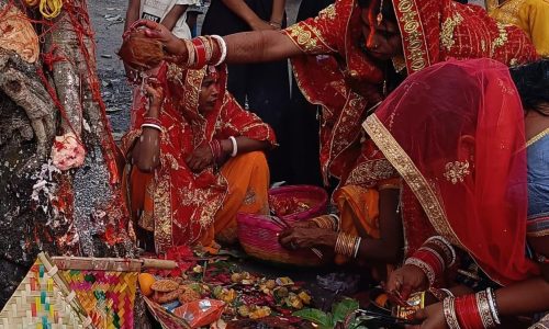 कुर्सेला में धुमधाम से मनाया वट सावित्री