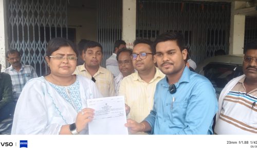 लखनपुर पंचायत की मुखिया श्वेता राय ने पंचायत सरकार भवन हेतु दान की 31 डिसमिल भूमि।
