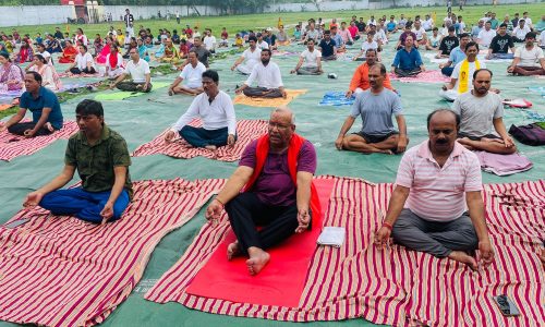 पूर्व उप मुख्यमंत्री ने लोगों से कहा योग अपनाकर काया निरोग बनाने में मददगार