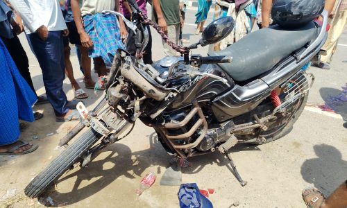 पिकअप और बाइक की टक्कर में बाइक सवार की मौके पर मौत।