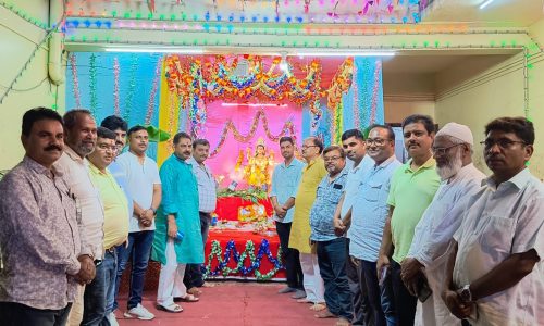 विश्वकर्मा पुजा कटिहार जिले में धूमधाम से मनाया                                       डायमंड फर्नीचर फैक्टरी में हर्षोल्लास वातावरण में मनाया विश्वकर्मा पुजा