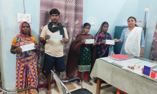दिलारपुर, कुमारीपुर और बाघमारा के अग्निकांड पीड़ितों को मुआवजा वितरण।