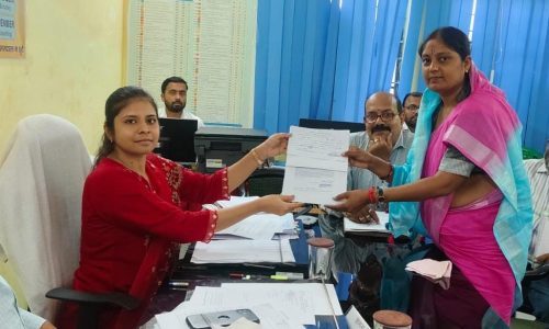 आशा सुमन ने जदयू से नाता तोड़कर स्वतंत्र प्रत्याशी के रूप में नाम जदी का पर्चा किया दाखिल