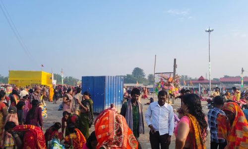मनिहारी में छठ स्नान को लेकर लाखों श्रद्धालुओं की भीड़, प्रशासन ने सुरक्षा और विधि व्यवस्था के लिए कड़ी तैयारियां