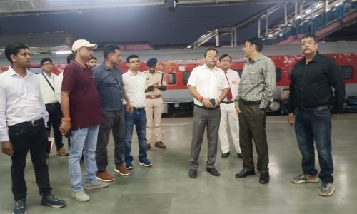 लोक आस्था के गीतों संग छठ महापर्व पर कटिहार रेल मंडल में विशेष व्यवस्था यात्रियों की सुविधा के लिए रेलवे प्रशासन ने किया विशेष इंतज़ाम