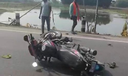 कुर्सेला में दो अलग-अलग सड़क हादसों में छह लोग घायल, जिसमें दो रेफर