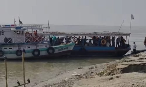 चार माह बाद फिर चली फेरी, मनिहारी–साहिबगंज मार्ग पर यात्रियों में खुशी की लहर।