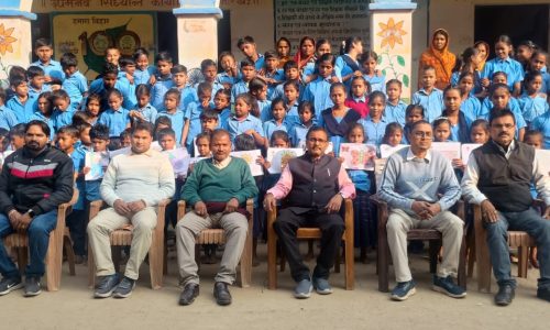 विद्यालय में कम से कम चार शिक्षक की आवश्यकता है,                             विद्यालय का शैक्षणिक कार्य पुरी निष्ठा के साथ करते हैं : निर्मल कुमार मंडल