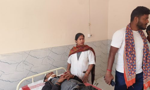 एनएच-31 पर टेंपू व ट्रैक्टर की टक्कर, तीन लोग गंभीर रूप से घायल।