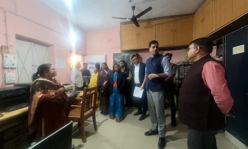 नवनियुक्त डीएम आशुतोष द्विवेदी ने कुरसेला अंचल व प्रखंड कार्यालय का किया निरीक्षण