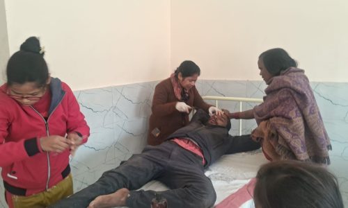 सड़क हादसे में मकान मजदूर घायल, बोलेरो की टक्कर से हुआ घटना