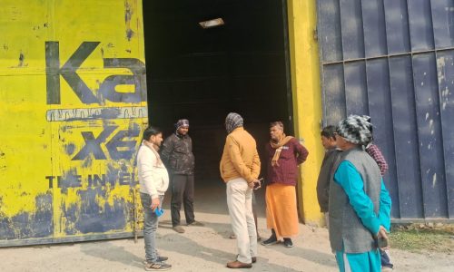 कुरसेला में मक्का गोदाम का ताला तोड़कर लाखों की चोरी