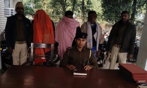 मनिहारी पुलिस की मध्यरात्रि विशेष कार्रवाई, तीन फरार वारंटी गिरफ्तार।