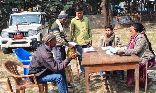 कुरसेला में  जन सुनवाई, 11 जमीन संबंधी आवेदन हुआ प्राप्त।