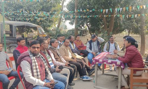 हसनगंज थाना परिसर में सरस्वती पूजा को लेकर शांति समिति की बैठक।