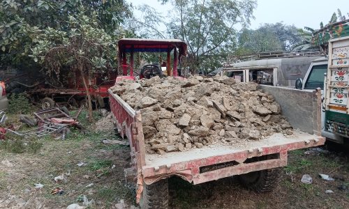 अवैध मिट्टी लदे तीन ट्रैक्टर जब्त, पुलिस की कार्रवाई से खनन माफियाओं में हड़कंप