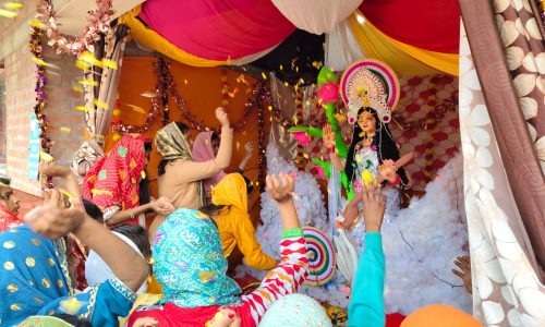 एस.ओ.एस.बाल ग्राम बेगूसराय में सरस्वती की पूजा बच्चों ने मनायी