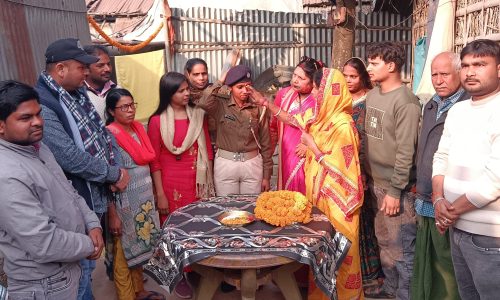 बिहार गृह रक्षक वाहिनी में चयनित प्रिया कुमारी का गांव लौटने पर हुआ भव्य स्वागत