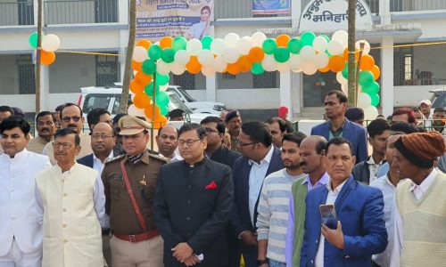 मनिहारी में हर्षोल्लास के साथ मनाया गया 77वां गणतंत्र दिवस, सरकारी व गैर-सरकारी संस्थानों में हुआ ध्वजारोहण