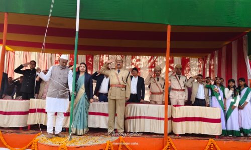 बारसोई प्रखंड में 77वां गणतंत्र दिवस धूमधाम से मनाया गया।