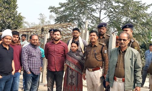 बगुलागढ़ चौक पर महानंदा विभाग की जमीन अतिक्रमण मुक्त, सीओ स्नेहा कुमारी के नेतृत्व में हुई कार्रवाई।