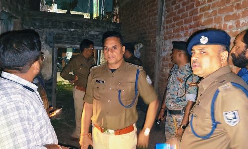 मनिहारी में दिनदहाड़े लाखों की चोरी, कपड़ा व्यवसायी के घर से सोना-नकदी पार।