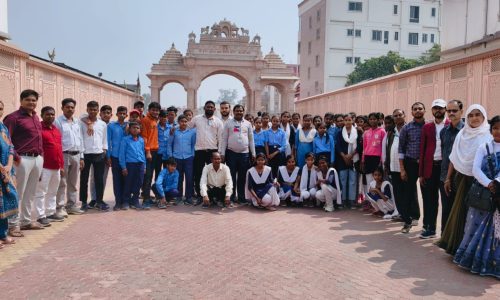 मध्य विद्यालय रोहिया के छात्र-छात्राओं  को कानकी धाम का कराया परिभ्रमण