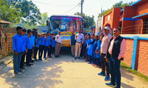 उत्क्रमित मध्य विद्यालय कान्ता मुरादपुर के छात्र-छात्राओं ने कानकी धाम का किया परिभ्रमण