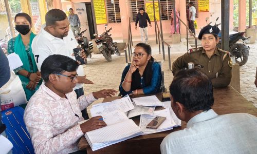 जनता दरबार एक मामले का ऑन द स्पॉट निष्पादन