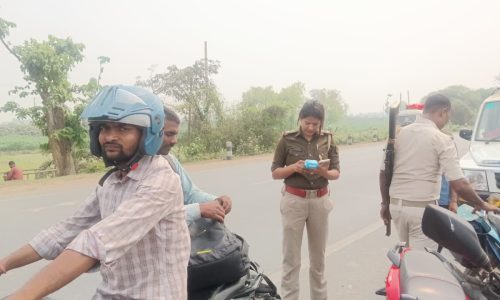 एनएच-31 पर वाहन चेकिंग अभियान, पुलिस ने कागजात की जांच कर दिए सड़क सुरक्षा के निर्देश