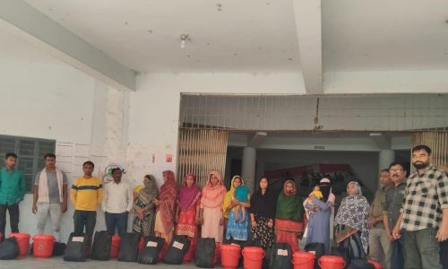 अमदाबाद में आग पीड़ित 16 परिवारों को राहत सामग्री वितरित