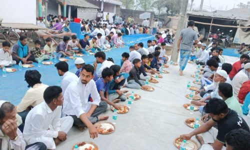 हसनगंज नया टोला गांव में दावत-ए-इफ्तार पार्टी का भव्य आयोजन