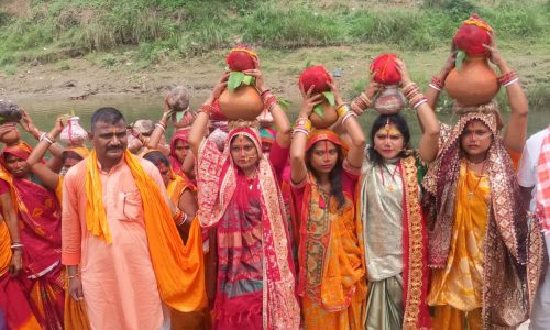 कलश शोभा यात्रा के साथ श्री श्री 108 श्रीमद् भागवत कथा ज्ञान सप्ताह पारायण रानी कोला में प्रारंभ
