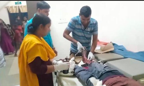 तेज रफ्तार पिकअप ने बाइक सवार दंपति को मारी ठोकर,दोनो गंभीर, रेफरबाइक घिसटते हुए 5 किमी तक ले गए चालक, मौके से हुए फरार