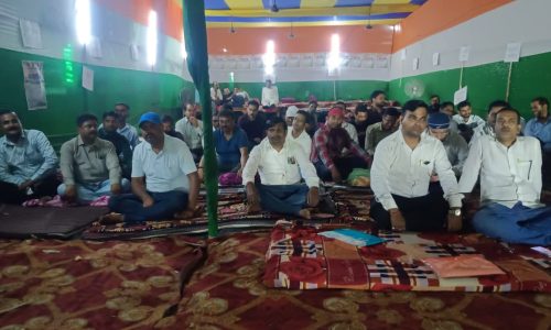 कटिहार  में रेल कर्मचारियों की मांगों को लेकर अनिश्चितकालीन भूख हड़ताल प्रारंभ