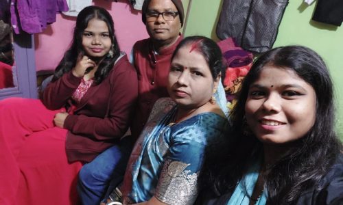 स्मरण कुमारी ने इंटरमीडिएट कला में 82.4% अंक लाकर अव्वल स्थान प्राप्त की है