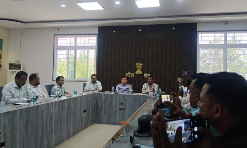 इस वर्ष 8 नई ट्रेनों के संचालन, 99 स्पेशल ट्रेनों की व्यवस्था और 25 अतिरिक्त ठहराव दिया -इस वर्ष सर्वाधिक 25.64 करोड़ रुपये की आय हुई है: डीआरएम