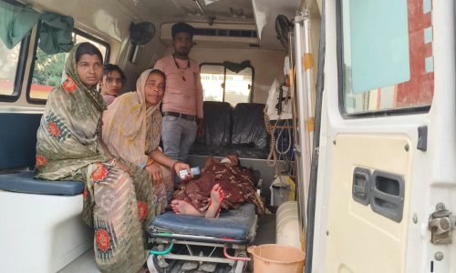 कार की टक्कर से बाइक सवार दंपति गंभीर रूप से घायल