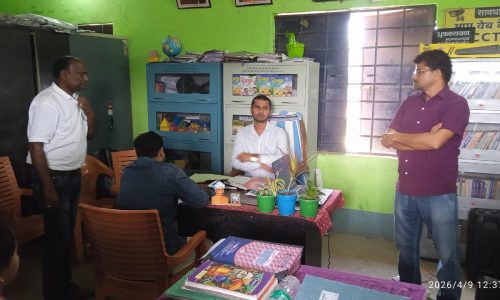 सरकारी राशि गबन मामले में उत्क्रमित मध्य विद्यालय कुरसेला की जांच, टीम ने की पूछताछ